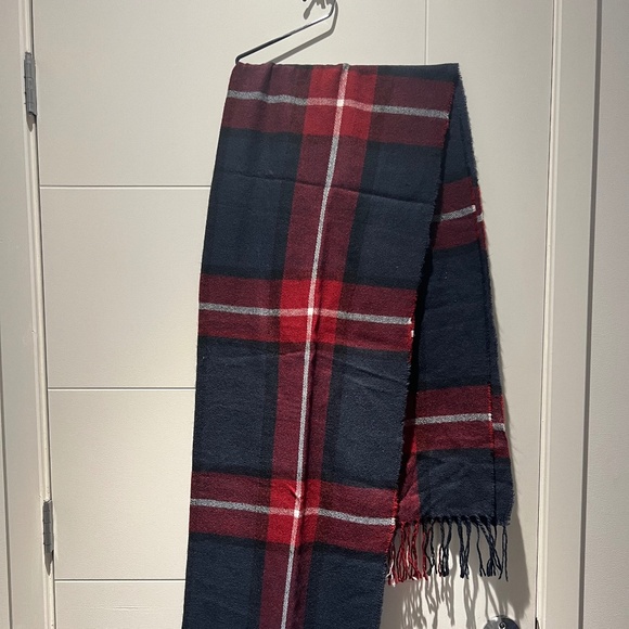 Zara Scarf - Picture 1 of 4